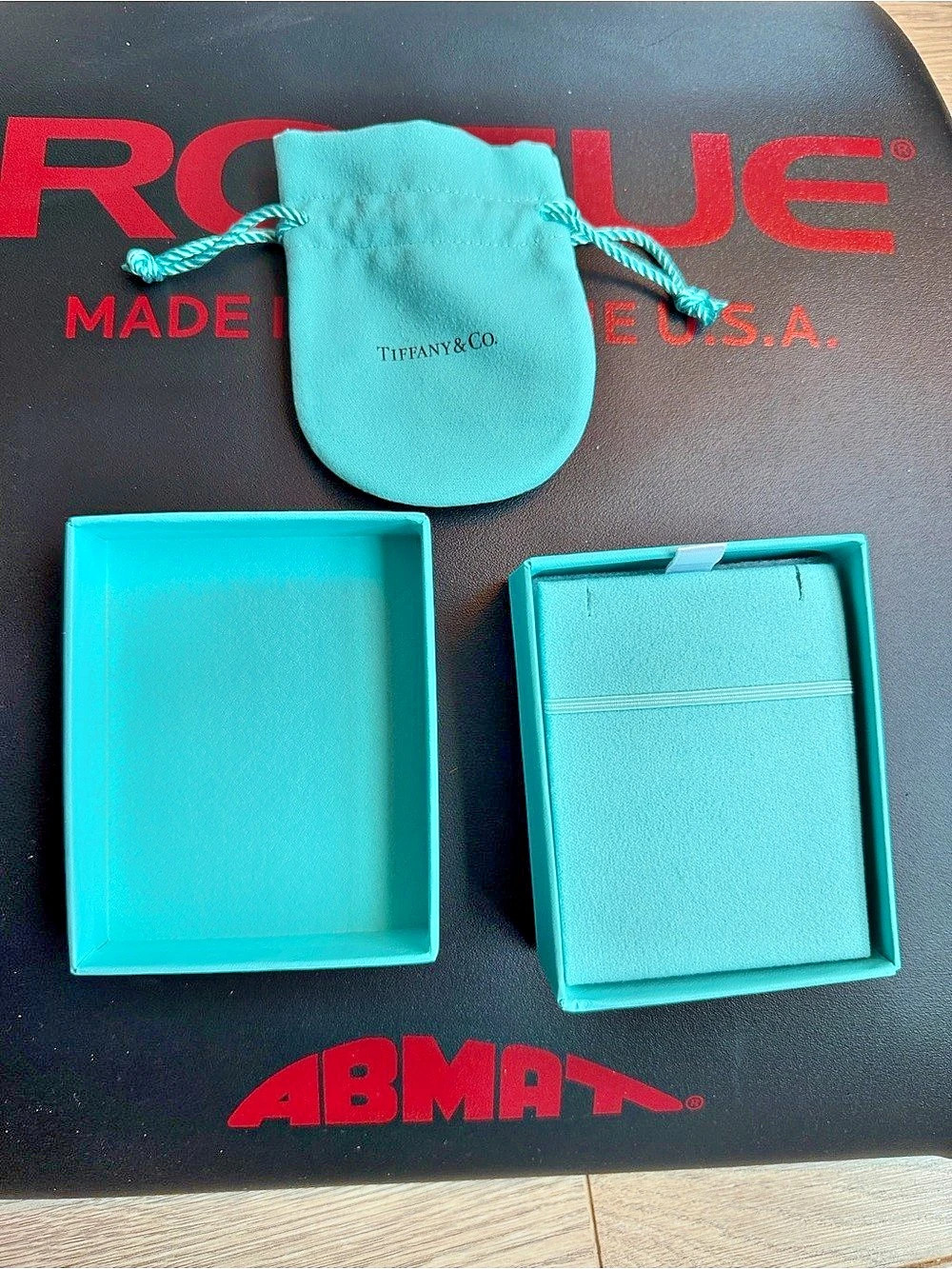 Tiffany & Co. Tiffany Blue Jewelry Box and Pouch Set. in Blue